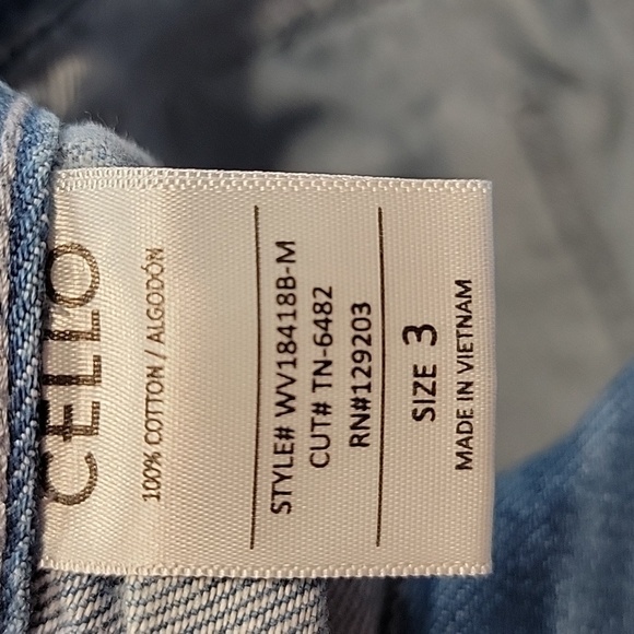 Cello Size 3 Medium Wash Wide Leg Cargo Blue Jeans, Gently Used Condition - Picture 15 of 15